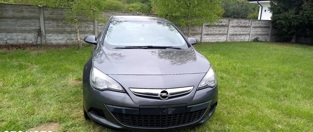 Opel Astra cena 31900 przebieg: 95000, rok produkcji 2013 z Strzegom małe 704